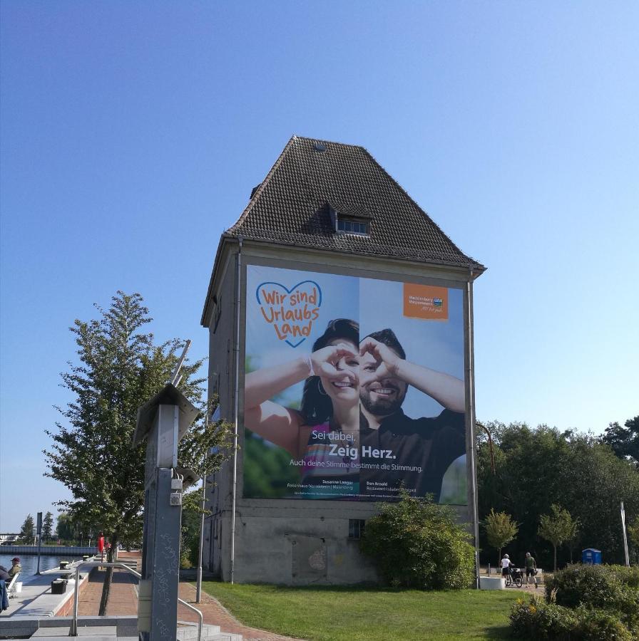 Fewo "Hafenblick" Ueckermunde Exterior photo